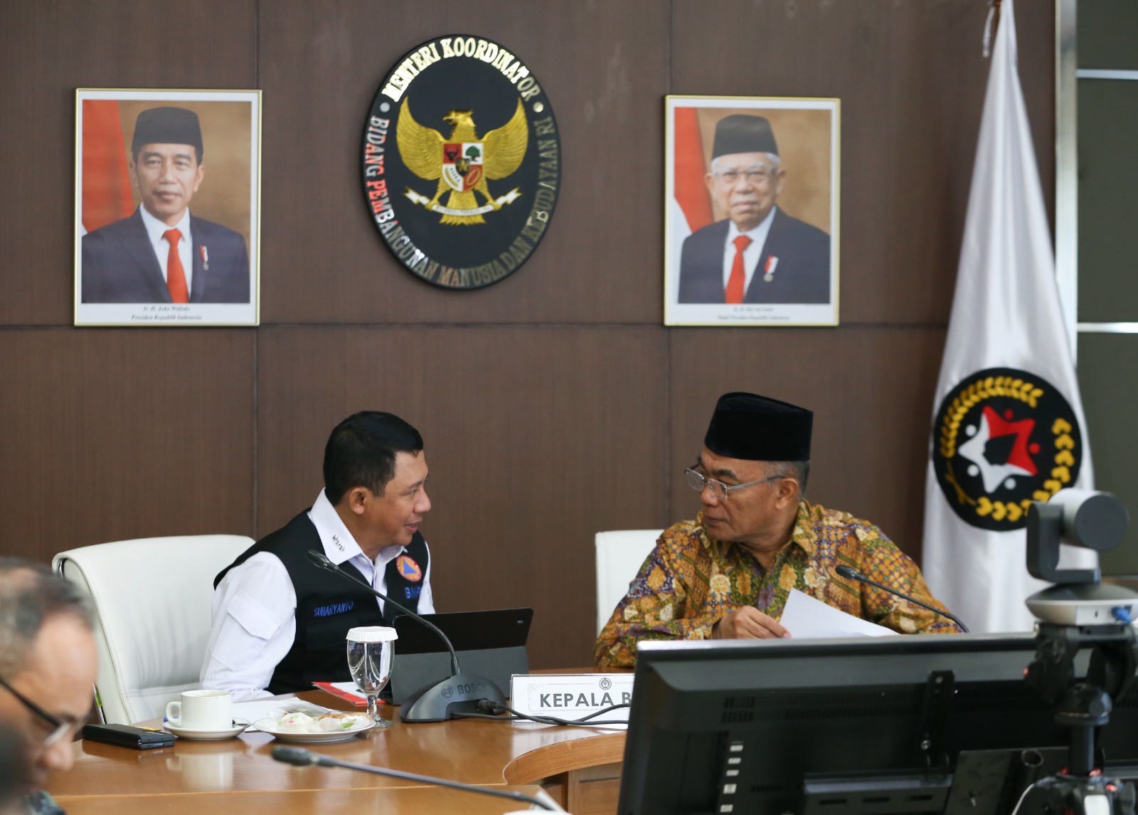 Kepala BNPB menghadiri undangan Menko PMK untuk melaksanakan Rapat Tingkat Menteri (RTM) yang membahas tentang kelanjutan bantuan kemanusiaan bagi negara Republik Vanuatu dan Myanmar di Kantor Kemenko PMK, Jakarta, Rabu (14/6).
